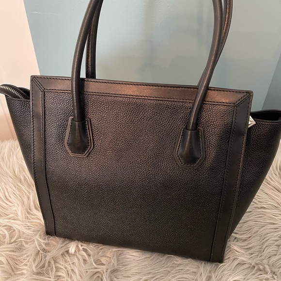 Michael Kors Mercer Carryall Tote - Picture 2 of 6